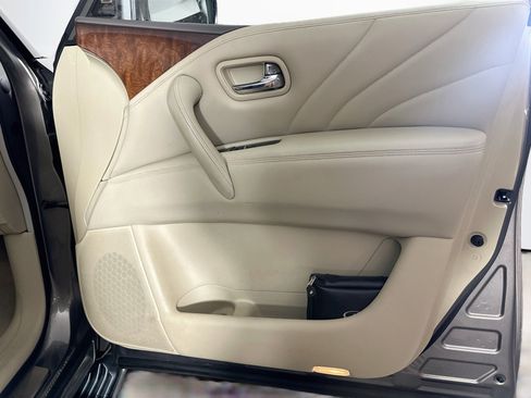 Used 2016 INFINITI QX80 4WD w/ Deluxe Technology Package image 36