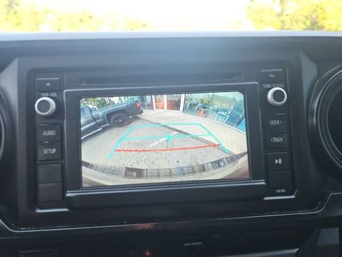 Used 2018 Toyota Tacoma SR w/ SR Convenience Package AWD/4WD image 14
