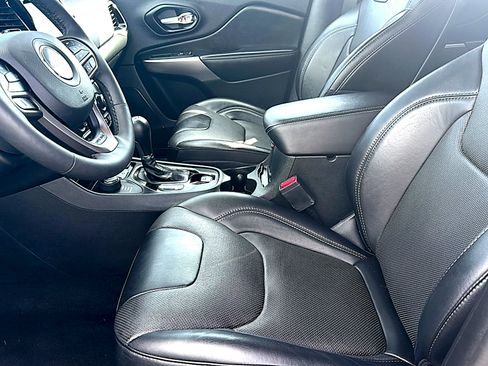 Used 2022 Jeep Cherokee Limited w/ Elite Package image 13