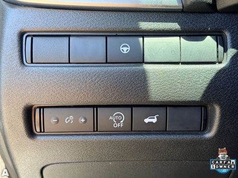 Used 2025 Nissan Rogue SV AWD/4WD image 19