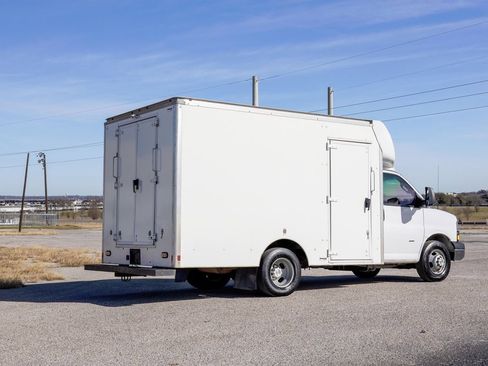 Used 2018 Chevrolet Express 3500 w/ Power Convenience Package image 7