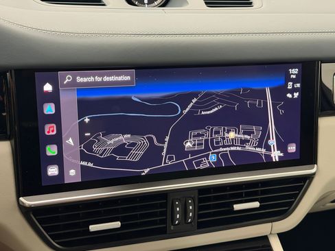 Certified 2023 Porsche Cayenne S AWD/4WD image 18
