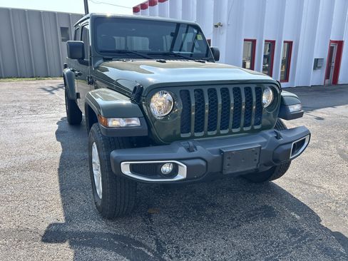 Used 2023 Jeep Gladiator Sport AWD/4WD image 7