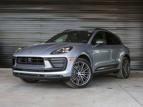 Certified 2026 Porsche Macan Turbo AWD/4WD image 1
