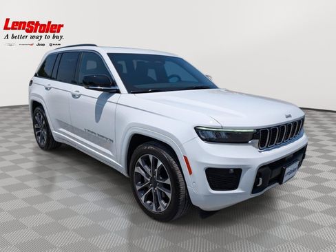 Used 2024 Jeep Grand Cherokee Overland w/ Luxury Tech Group IV AWD/4WD image 7