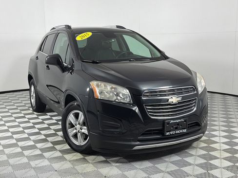 Used 2015 Chevrolet Trax LT w/ LT Plus Package FWD image 2
