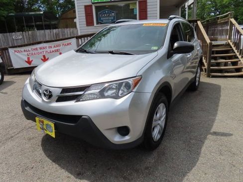 Used 2014 Toyota RAV4 LE FWD image 2