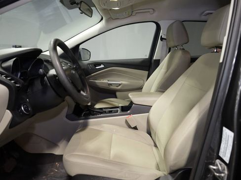 Used 2017 Ford Escape SE w/ SE Cold Weather Package AWD/4WD image 13