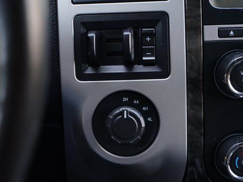 Used 2016 Ford Expedition Limited AWD/4WD image 27