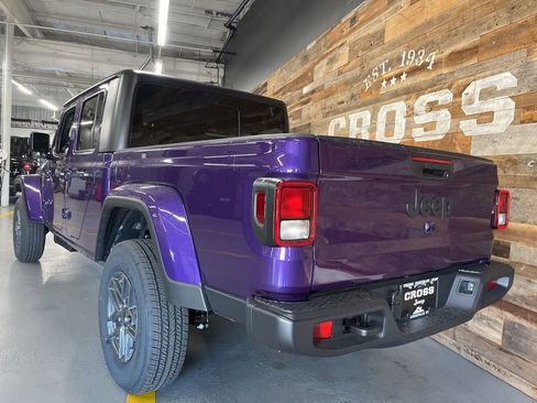 New 2026 Jeep Gladiator Sport image 20