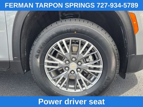 Certified 2025 Chevrolet Traverse LT FWD image 13