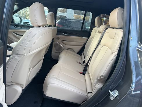 New 2026 Jeep Grand Cherokee Limited w/ Limited Altitude Package AWD/4WD image 29