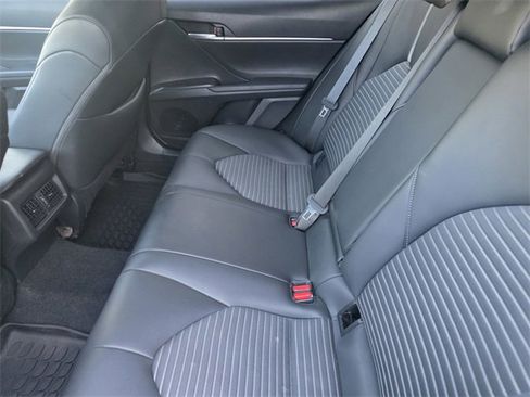 Used 2023 Toyota Camry SE image 12