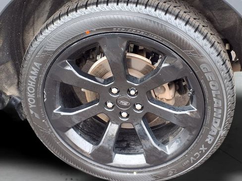 Used 2023 Ford Explorer ST-Line AWD/4WD image 8