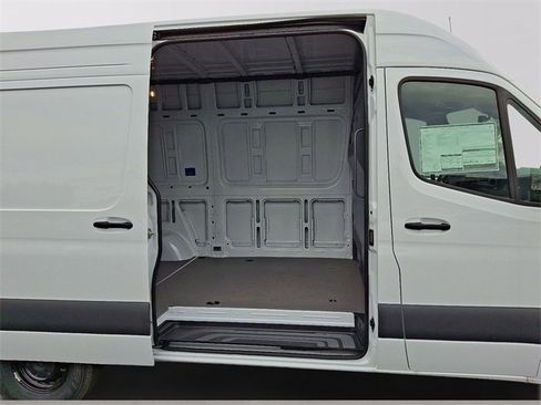 New 2025 Mercedes-Benz Sprinter 2500 image 7