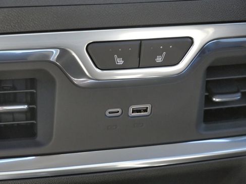 New 2026 GMC Sierra 3500 Denali w/ Denali Reserve Package image 37