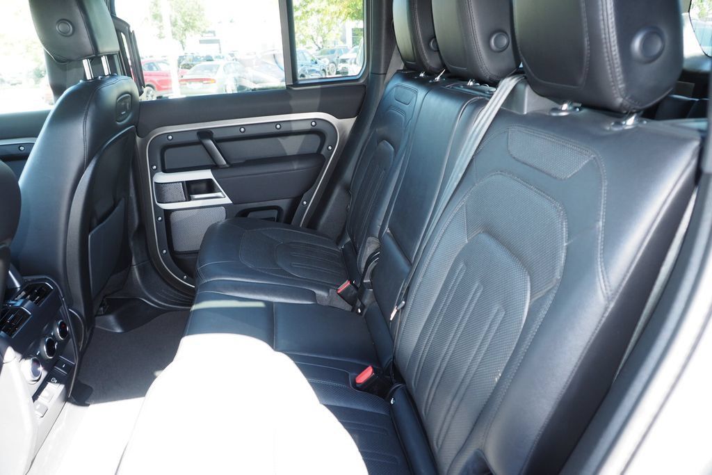 Used 2021 Land Rover Defender 110 SE AWD/4WD image 15