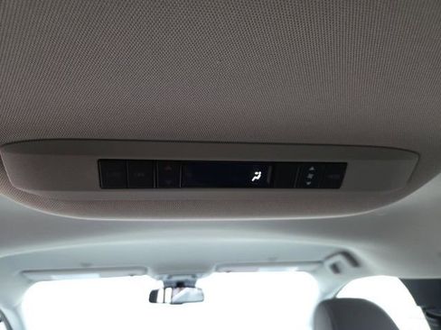 Used 2026 Toyota Sienna LE image 24