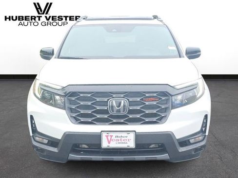 Used 2023 Honda Passport TrailSport image 3