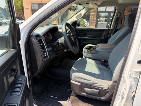 Used 2017 RAM 3500 Tradesman w/ Chrome Appearance Group AWD/4WD image 4