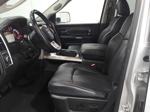 Used 2018 RAM 1500 Laramie AWD/4WD image 13