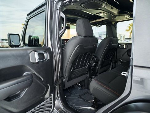 Used 2021 Jeep Wrangler Unlimited Rubicon image 17