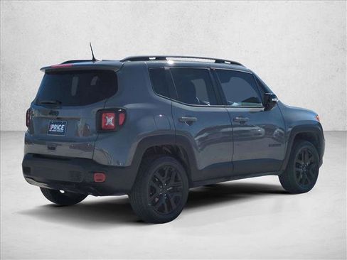 Used 2022 Jeep Renegade Altitude image 5
