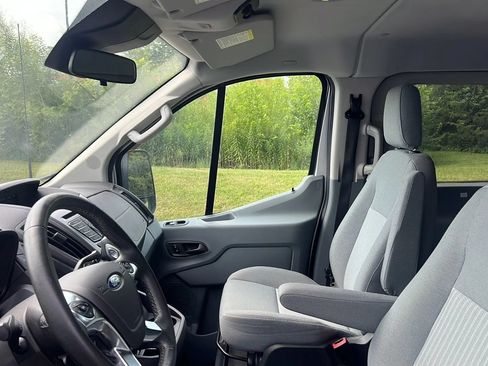 Used 2015 Ford Transit 150 XLT RWD image 9
