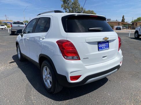 Used 2021 Chevrolet Trax LT w/ LT Convenience Package FWD image 14