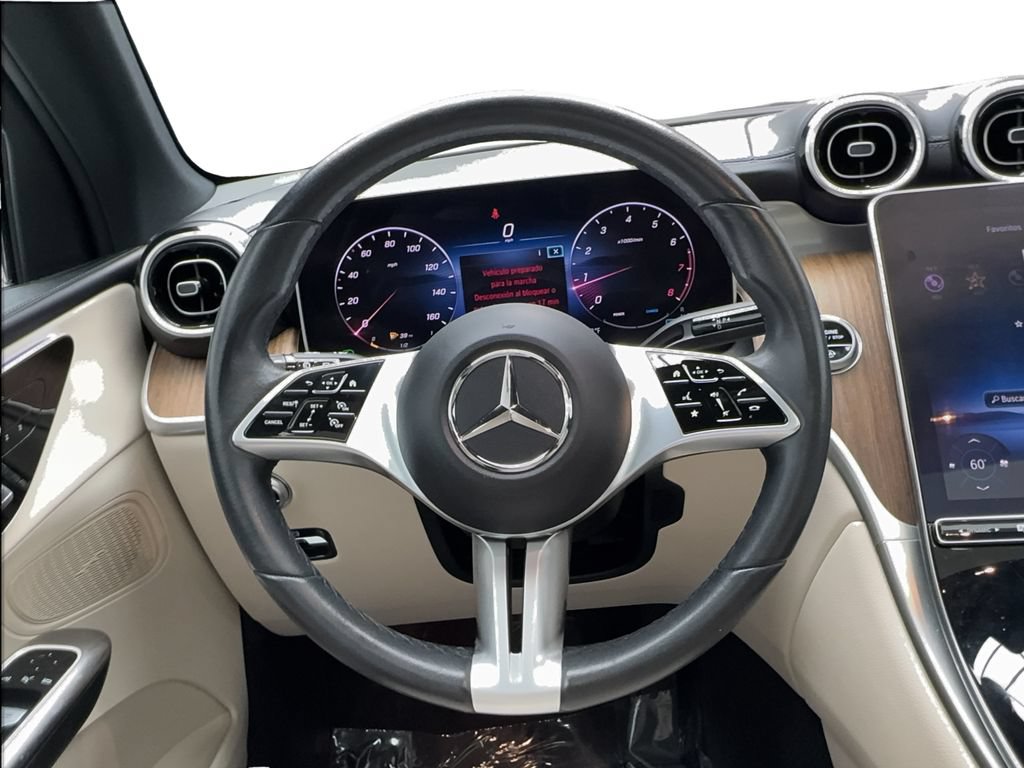 Used 2024 Mercedes-Benz GLC 300 4MATIC image 38