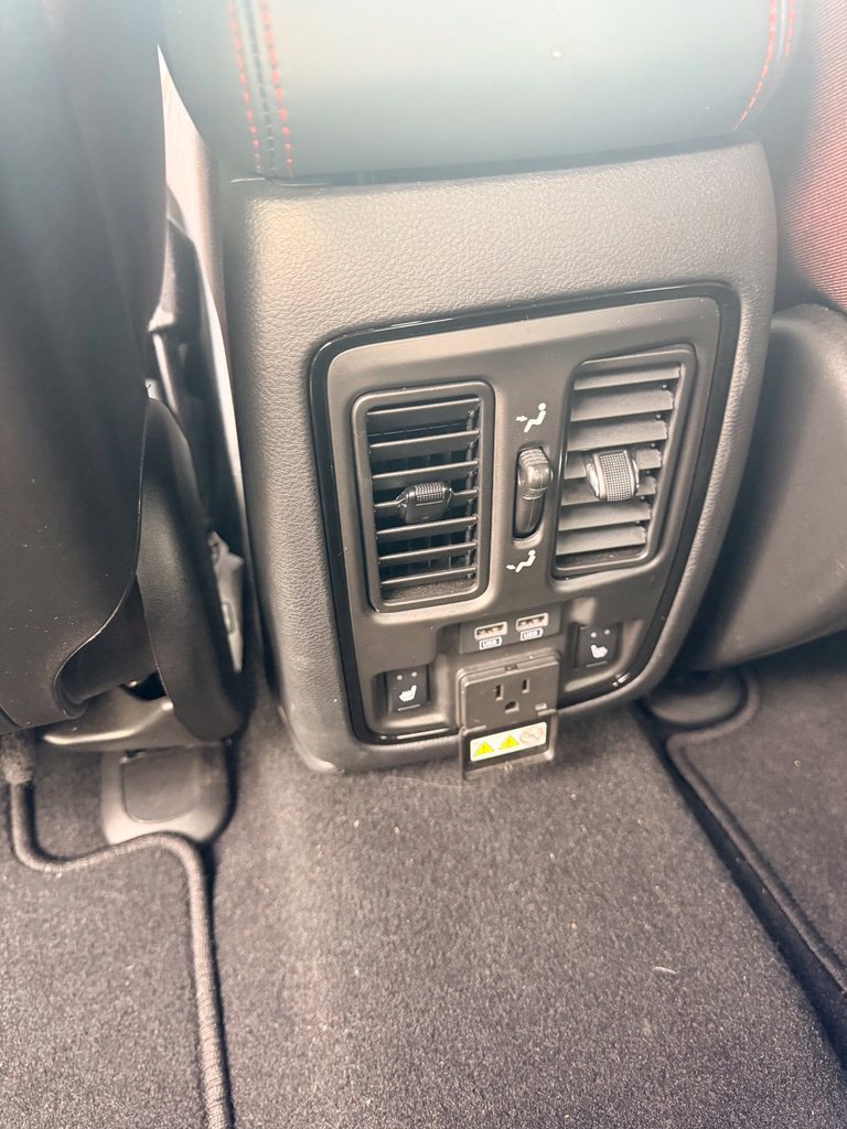 Used 2024 Dodge Durango GT RWD image 13