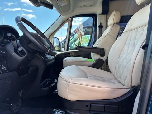 Used 2021 RAM ProMaster 2500 w/ Premium Appearance Group image 16