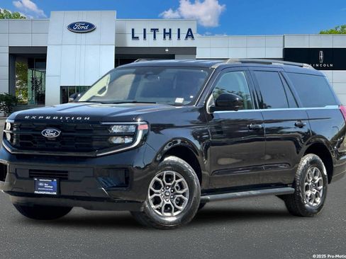 Certified 2025 Ford Expedition Active RWD image 1