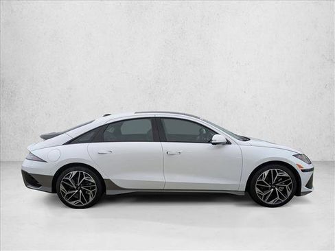 Used 2025 Hyundai Ioniq 6 Limited image 4
