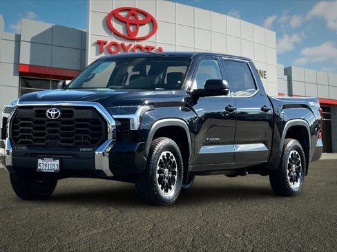 Used 2023 Toyota Tundra SR5 w/ TRD Off-Road Package image 7