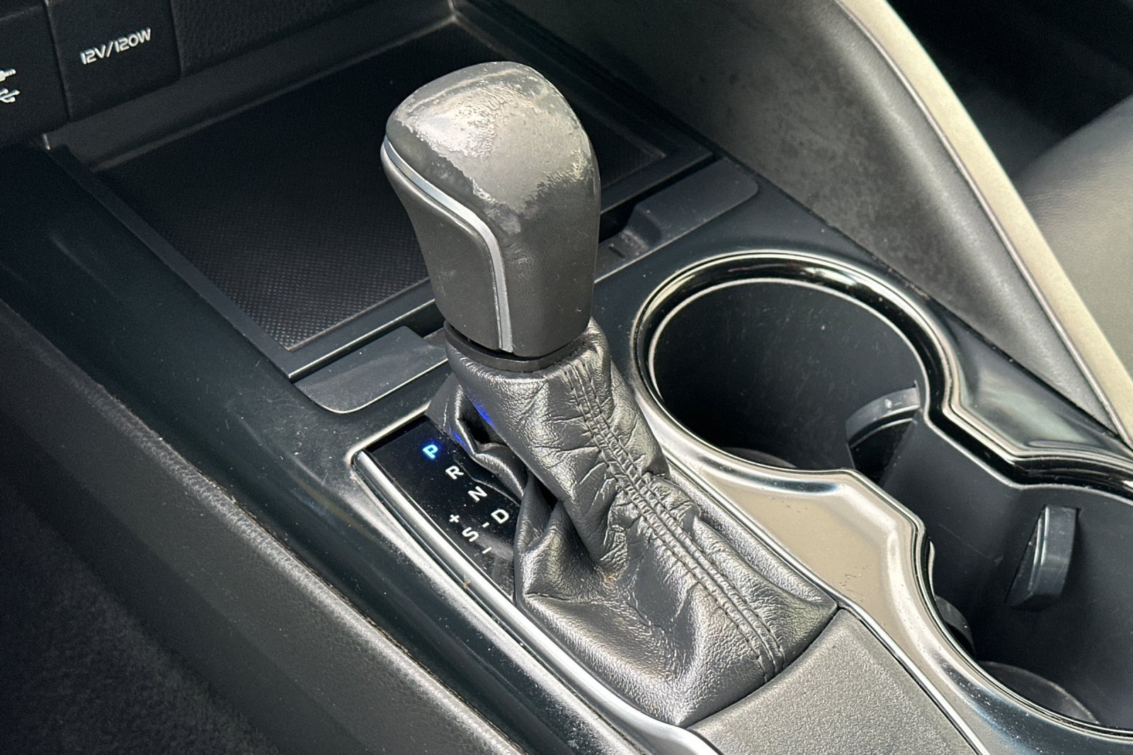 Used 2018 Toyota Camry SE FWD image 27