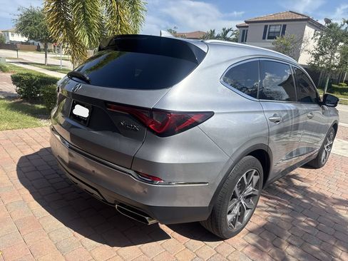 Used 2024 Acura MDX w/ Technology Package FWD image 2