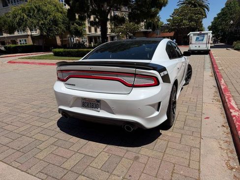 Used 2018 Dodge Charger R/T RWD image 8