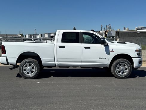 New 2026 RAM 2500 Big Horn AWD/4WD image 2
