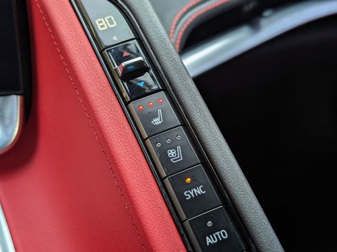 Used 2021 Chevrolet Corvette Stingray Preferred Cpe w/ Z51 Performance Package image 31