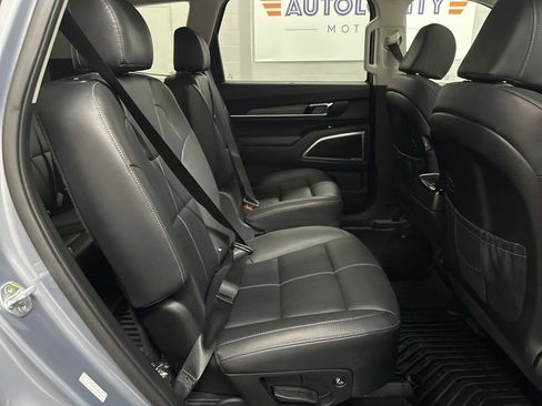 Used 2022 Kia Telluride EX w/ EX Premium Package image 32