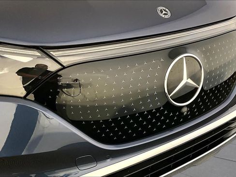 Used 2023 Mercedes-Benz EQE 350+ 4MATIC SUV w/ Exclusive Trim Package image 29