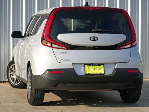 Used 2020 Kia Soul LX image 5