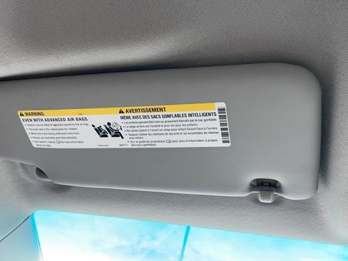 Used 2017 Chevrolet Bolt LT FWD image 19