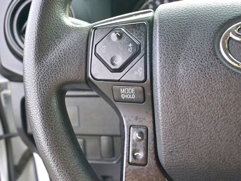 Used 2022 Toyota Tacoma SR image 23