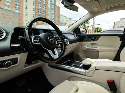 Used 2022 Mercedes-Benz GLA 250 4MATIC w/ Premium Package Lite image 33