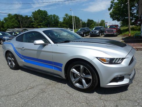 Used 2016 Ford Mustang Coupe w/ Equipment Group 051A RWD image 7