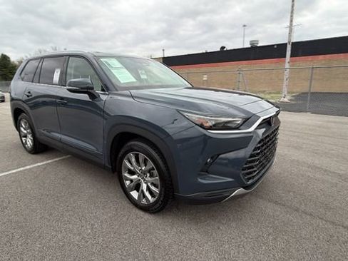Certified 2025 Toyota Grand Highlander FWD image 7