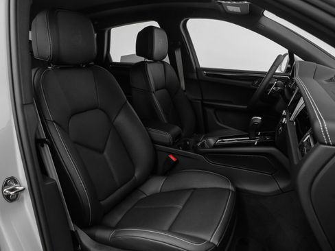 Used 2025 Porsche Macan image 24