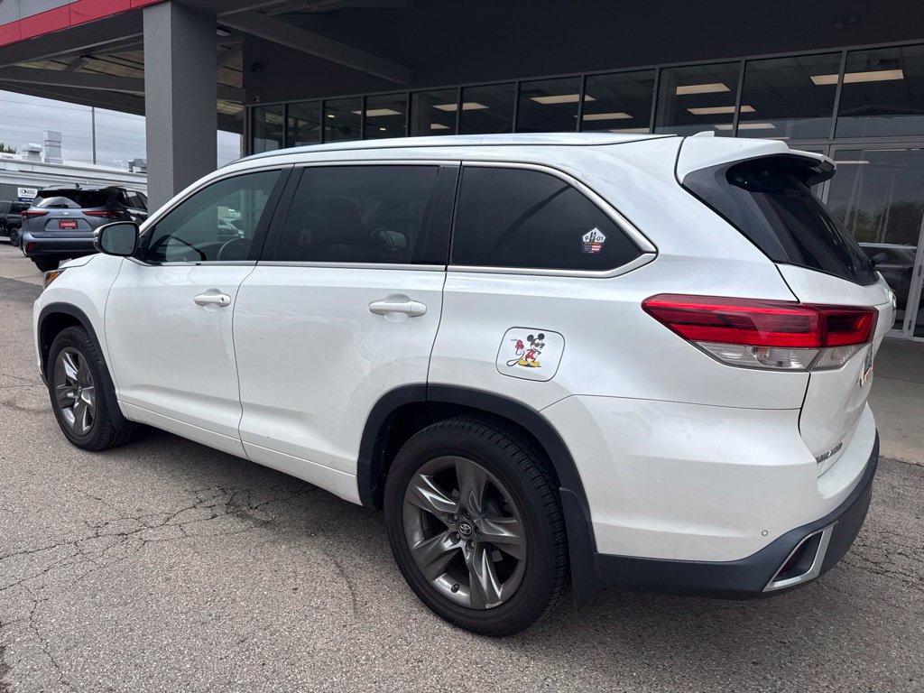 Used 2017 Toyota Highlander Limited Platinum AWD/4WD image 8